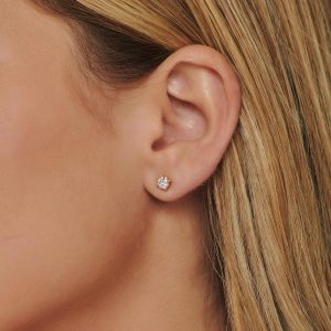 Stud Earrings: Diamond Stud Earrings - 0.20 EA0002.1.08.01