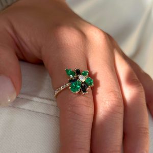 Sapphire Jewelry: Blue Shappire & Emerald Flower Ring RI6059.5.21.08