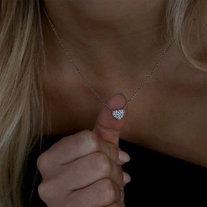 Jewelry Under $1,250: Heart Diamond Mini Pendant NE1551.1.03.01