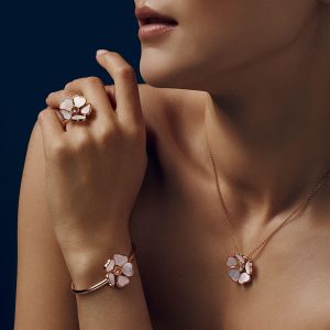 Chopard Jewelry: Happy Hearts Flowers Pendant 79A085-5301