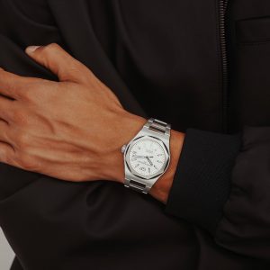 Luxury Watches for the Groom: Laureato 42 Mm 81010-11-131-11A