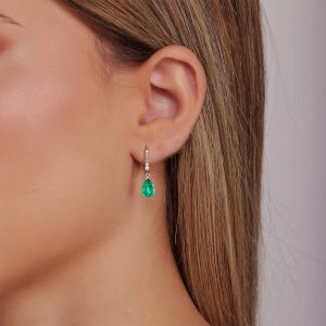 Drop Earrings: Diamond & Emerald Teardrop Earrings EA6068.1.26.08