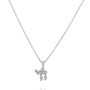 Gifts for New Moms: Chai Diamonds Pendant - 0.7 CM PE2406.1.02.01