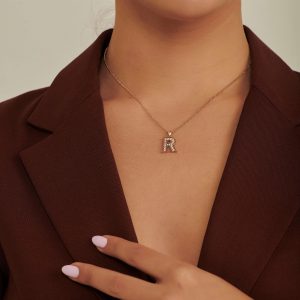 Gold Necklaces: Diamond R Pendant PE5050.5.10.01