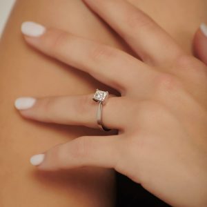 טבעות לאישה: טבעת אירוסין יהלום בחיתוך רדיאנט - 1 קראט RI0060.1.17.01