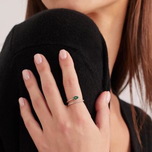 Gemstone Rings: Pear Cut Emerald Twist Ring RI3740.5.12.08