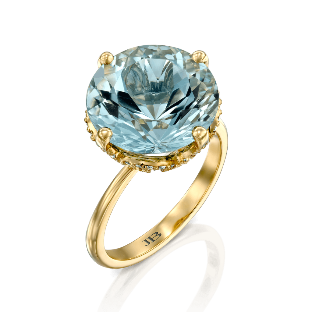 טבעת משובצת יהלומים קווין אקוומרין