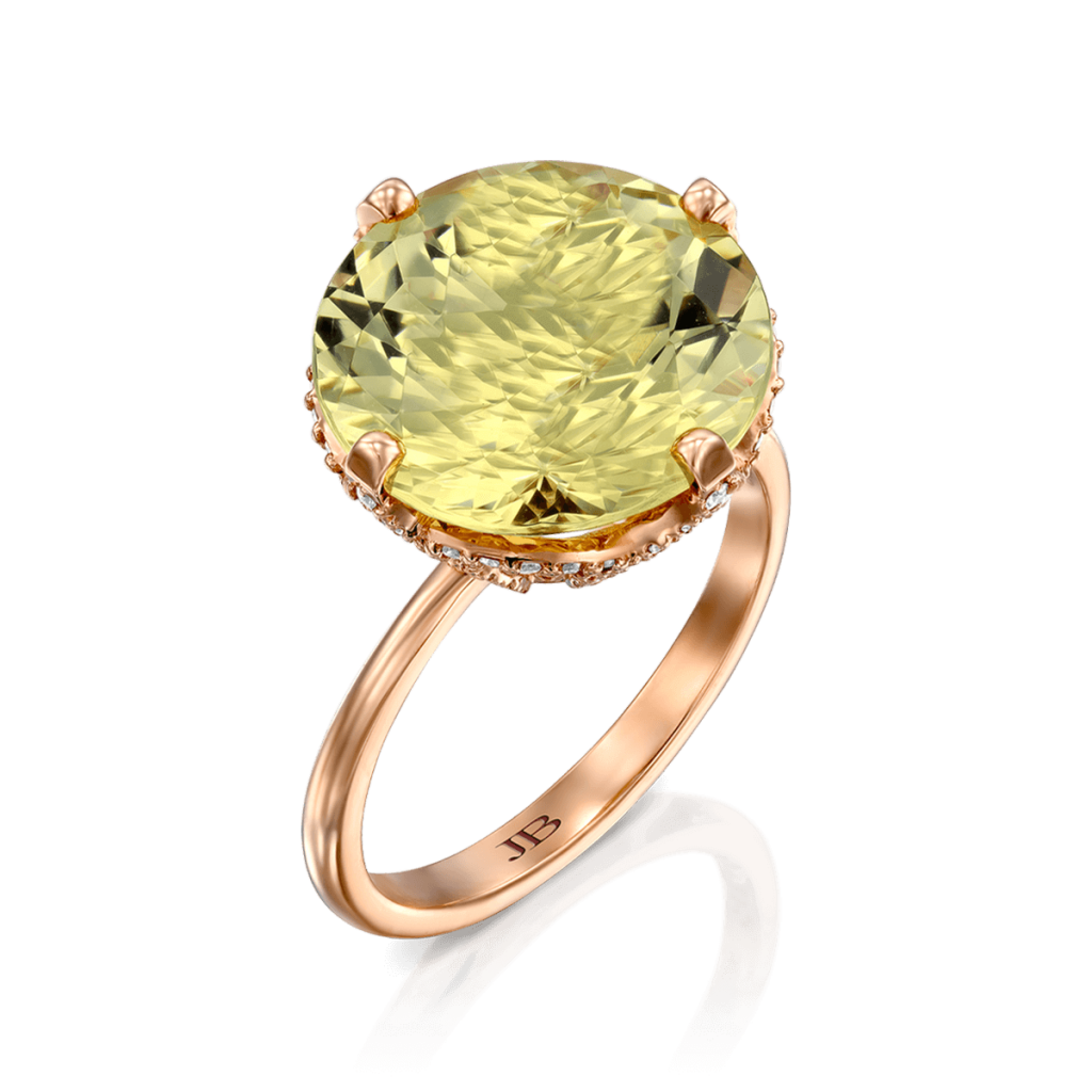 טבעת משובצת יהלומים קווין בריל צהוב